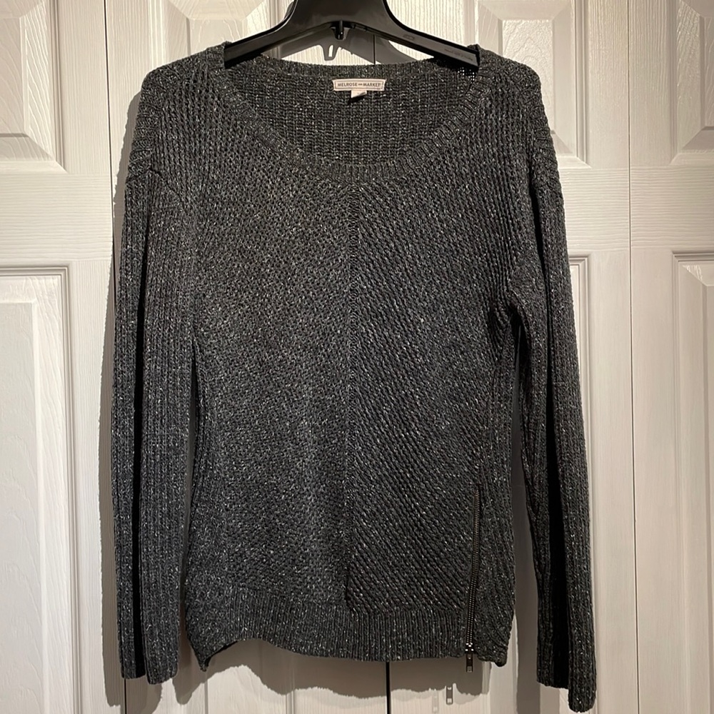 Melrose and Market gray sweater size medium